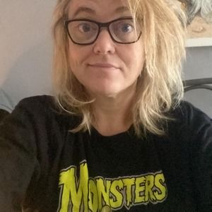 Meet your Posher, Casey